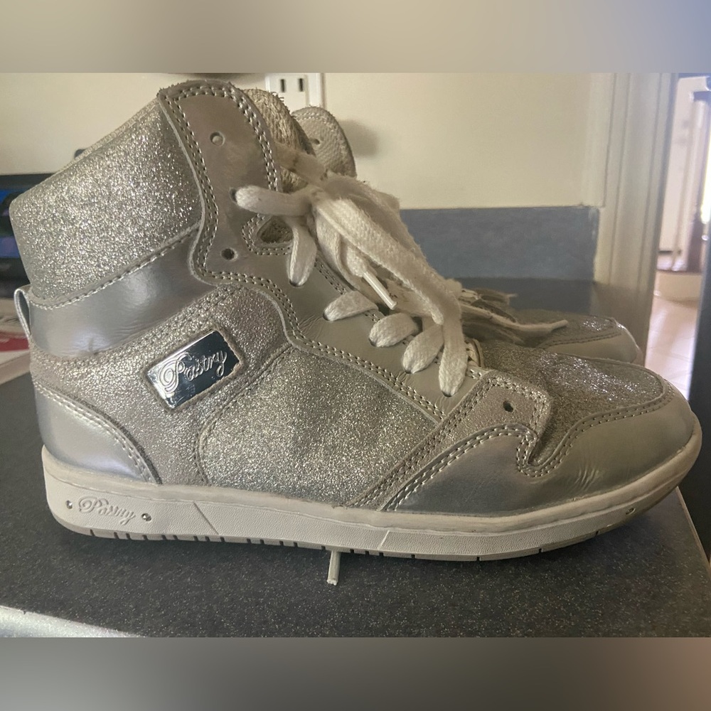 Pastry Cream High-Top Sneakers